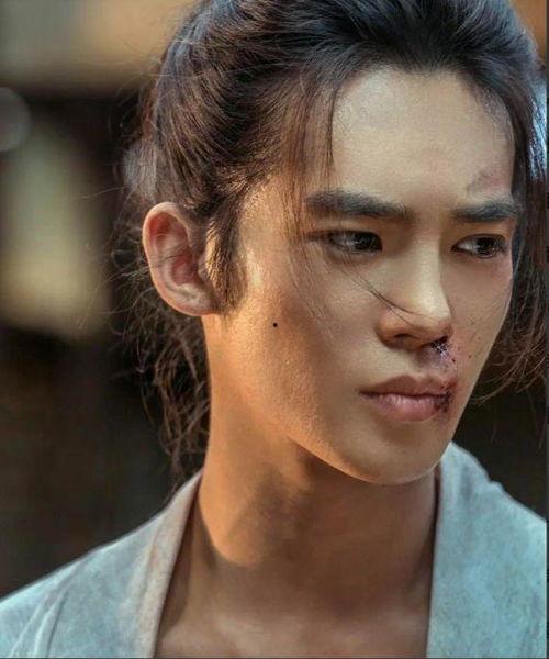 于适演员,光影交织下的演技魅力