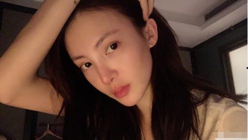 眼珠子掉出来的图片,眼珠子惊险掉落现场纪实