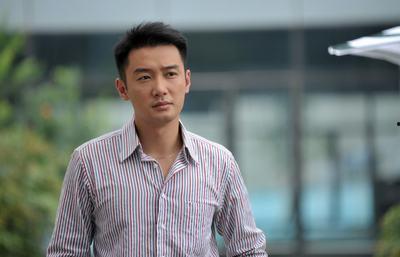 演员巩峥,光影交织，演绎人生百态